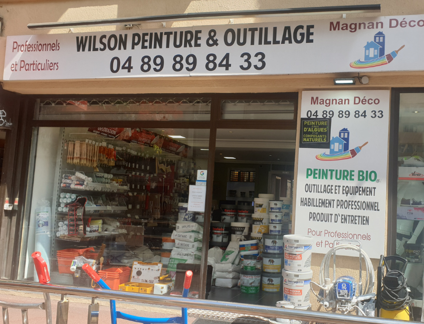 Vitrine du magasin Wilson Peinture